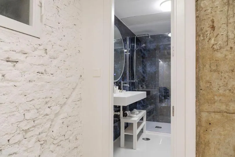 Contemporary 6Bd Apartment For 12 Las Ventas Madrid