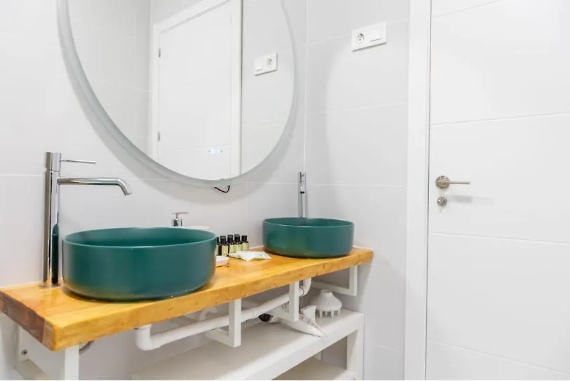 Contemporary 6Bd Apartment For 12 Las Ventas Madrid 0*,