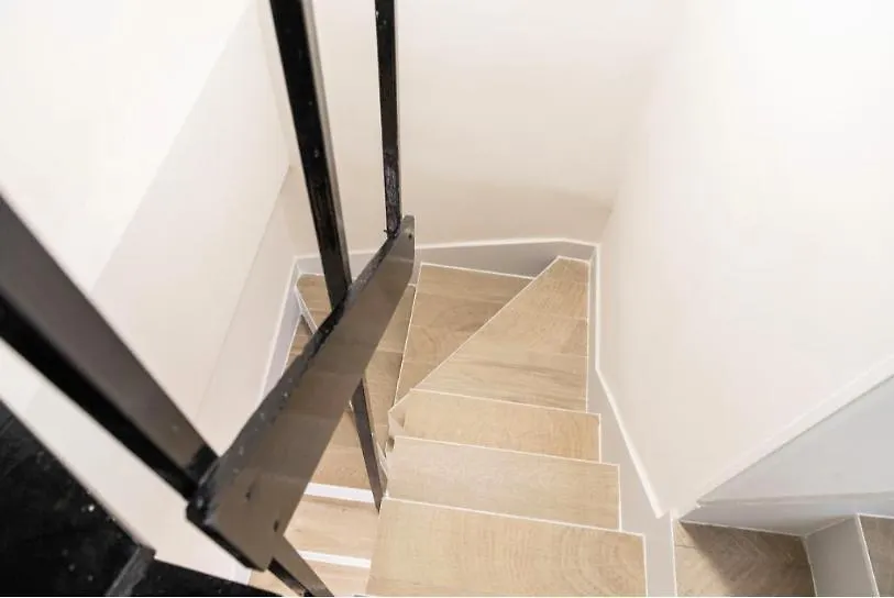 Contemporary 6Bd Apartment For 12 Las Ventas Madrid