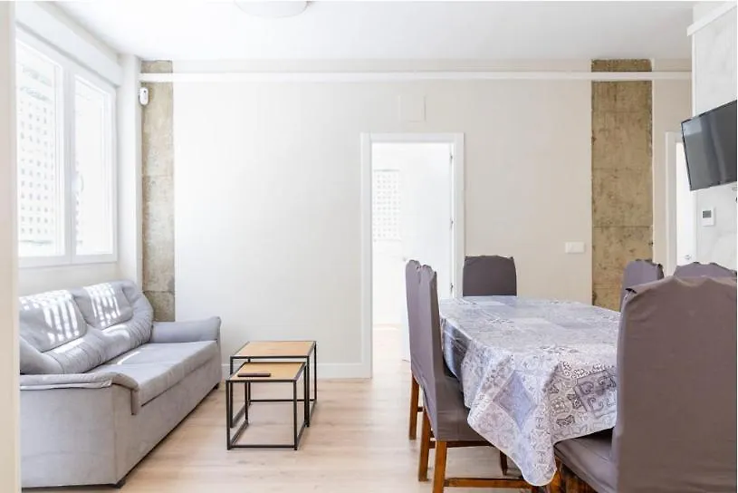 Contemporary 6Bd Apartment For 12 Las Ventas Madrid