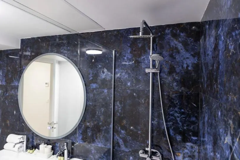 Contemporary 6Bd Apartment For 12 Las Ventas Madrid