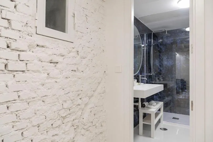 Contemporary 6Bd Apartment For 12 Las Ventas Madrid Spain